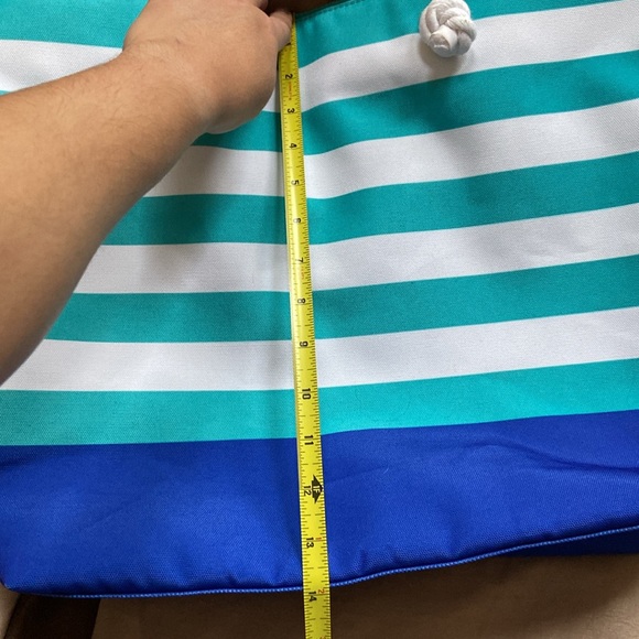 NWOT Clinique tote - Picture 7 of 8